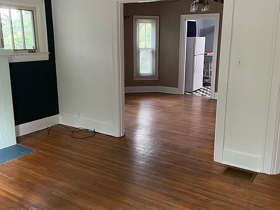 2nd image of 829 Minoma Ave