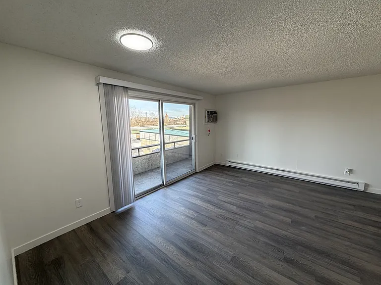 1622 W 7th Ave #203 — Photo 3