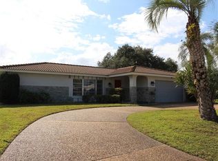 1964 Mid Ocean Cir, Sarasota, FL 34239