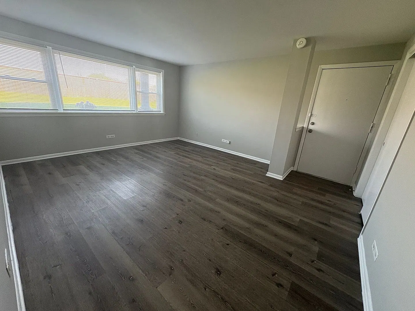 1 Bedroom/1 Bathroom, $1,250.00 /Month, Heat, Trash And Water Included — Photo 2