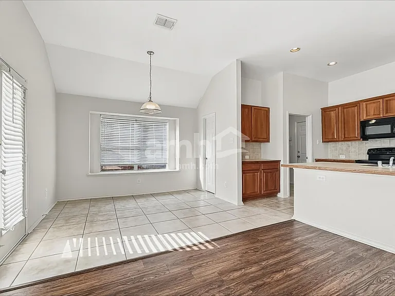 525 Drift St — Photo 5