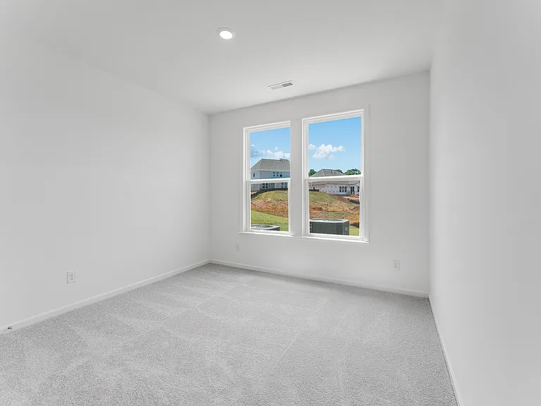 136 Glenn Dr — Photo 20