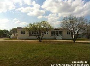 7323 Edward Tarin Dr, Elmendorf, TX 78112