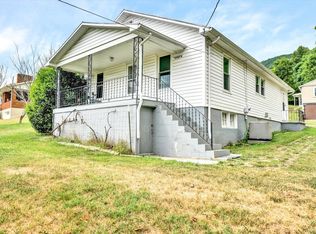 4467 Yellow Mountain Rd, Roanoke, VA 24014