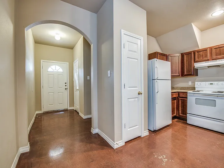 7826 Kingsbury Way — Photo 16