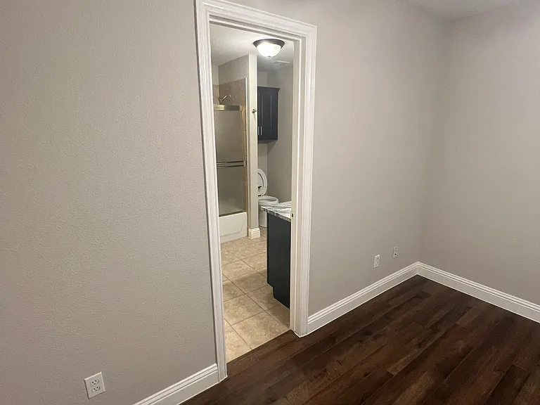 313 Timbercreek Ct — Photo 17