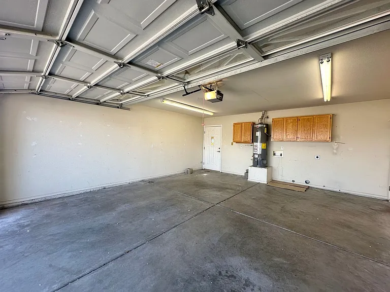 3905 Raymond Ave — Photo 54