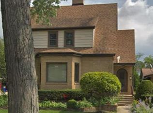 585 S Linden Ave, Elmhurst, IL 60126
