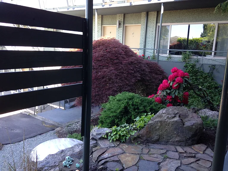 2350 Beacon Ave S — Photo 51