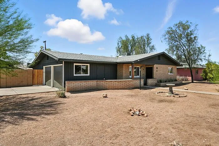 3 bed, 2.0 bath, 1822 sqft, $2,295 — Photo 1