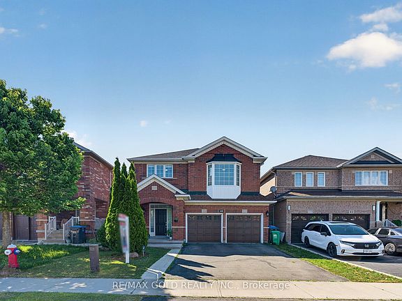 2nd image of 40 Dunure Cres