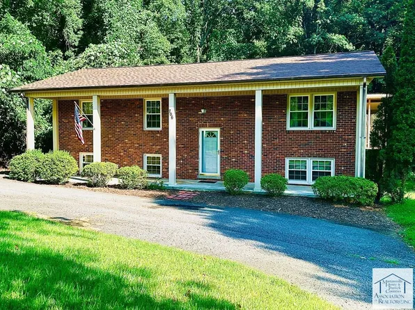 706 Beechnut Ln, Martinsville, VA 24112