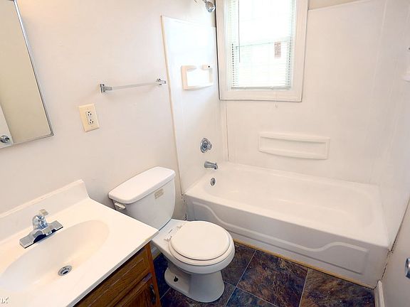 Marsh Landing Bathroom