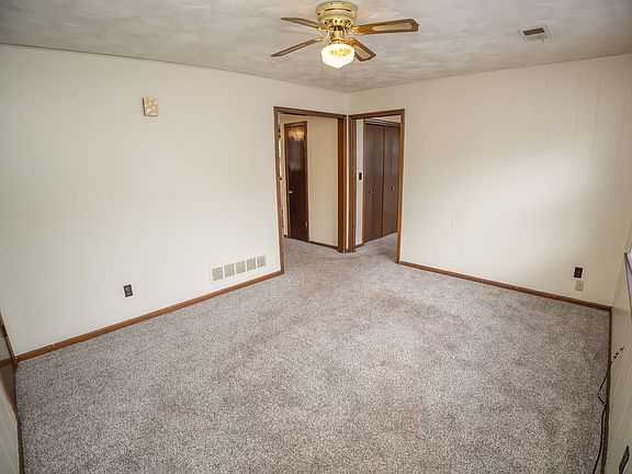 4th image of 123 Traci Dr #2