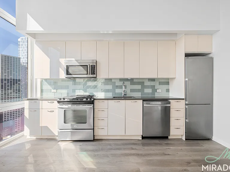 80 Dekalb Ave #34P — Photo 3