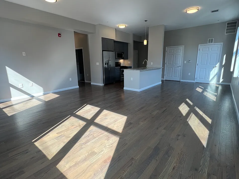 189-195 Avenue E #301