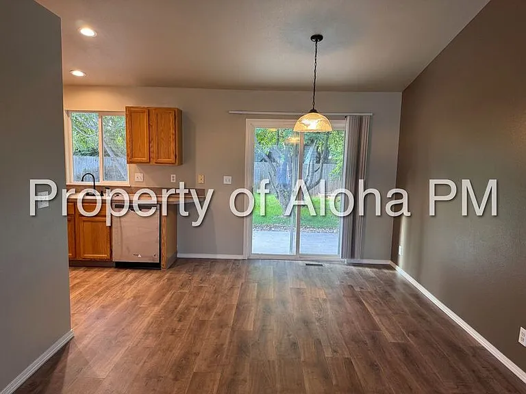 10795 W Susan St — Photo 4