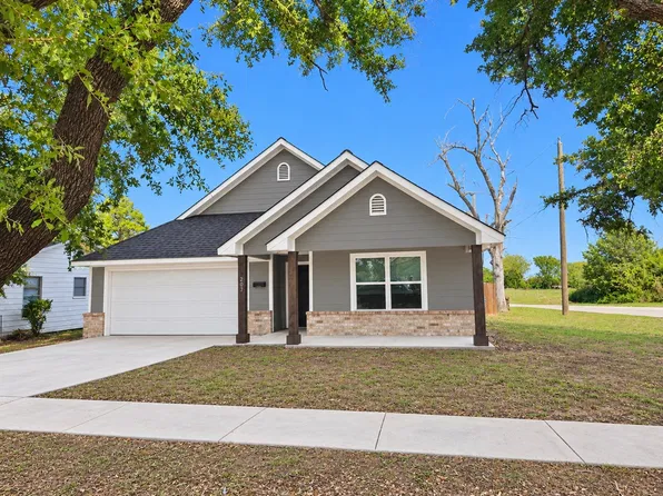 207 E McCoulskey St, Terrell, TX 75160