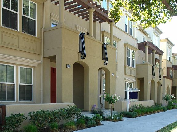 2nd image of 321 W Evelyn Ave