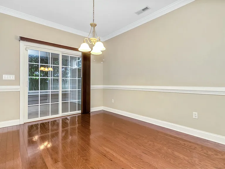 857 W Pointe Dr — Photo 12