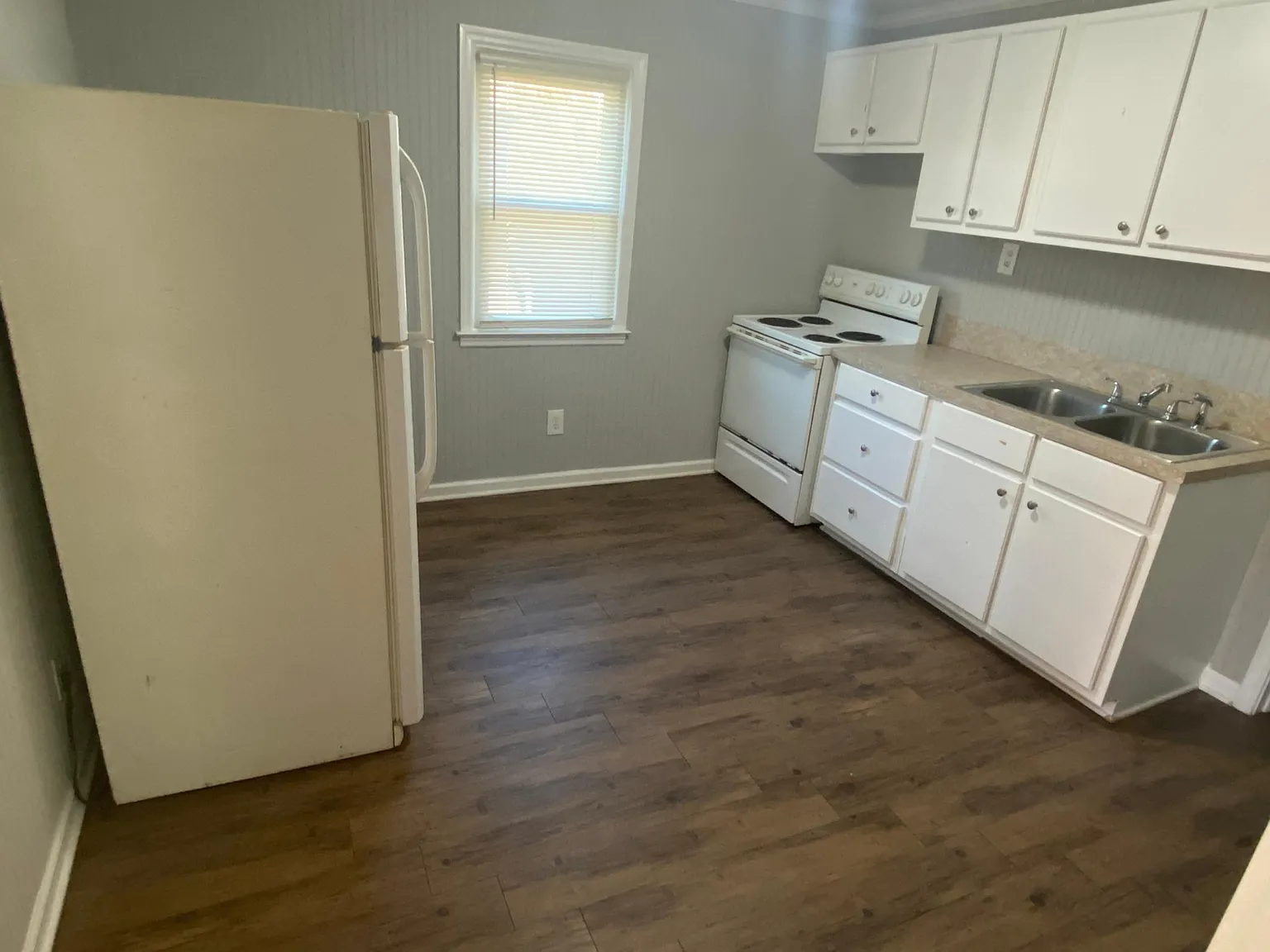 1810 W 3rd Ave — Photo 2