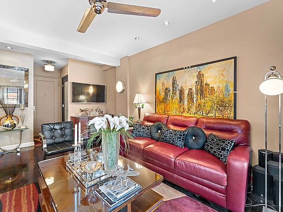 4th image of 50 E 8th St APT 6P
