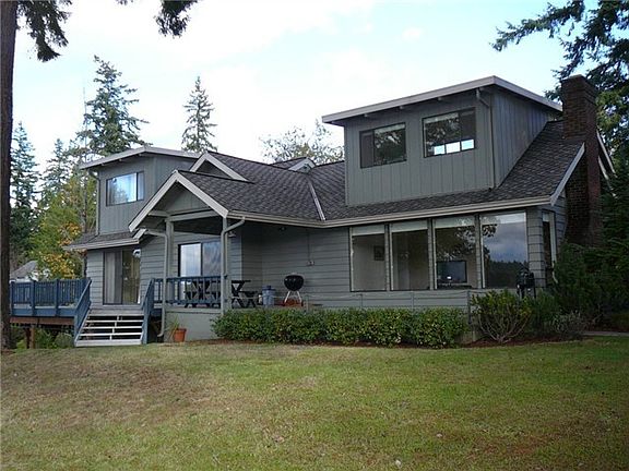4th image of 2429 Marine Dr