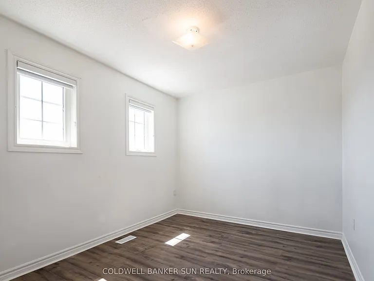 59 Todd Cres — Photo 20