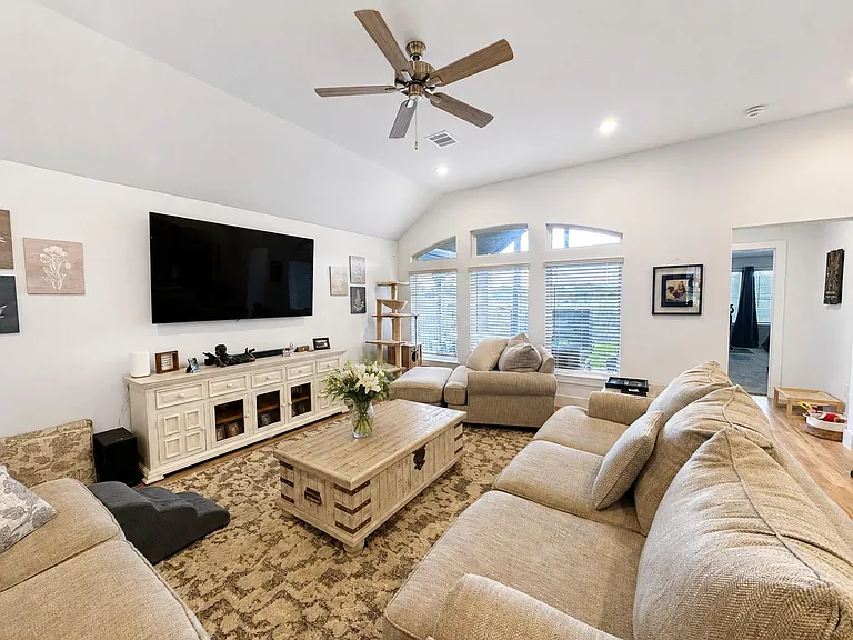 2719 Sellers Island Dr — Photo 5
