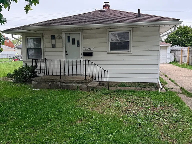 7391 Gronow Ave — Photo 1