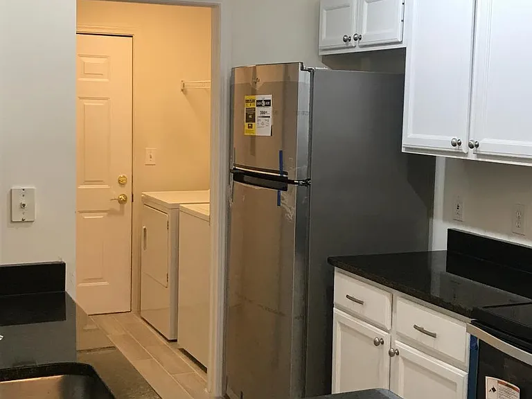 Kitchen/Laundry