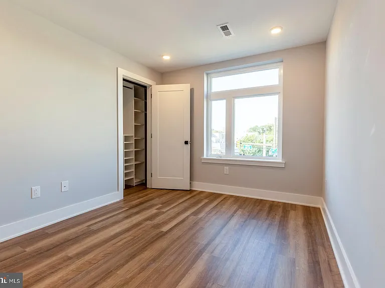 3965 Lancaster Ave #303 — Photo 11