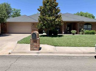 9 Granite Cir, Roswell, NM 88201