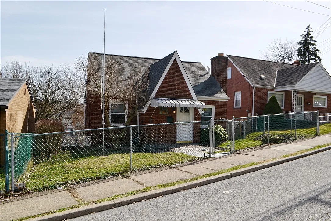 321 5th Ave photo 1