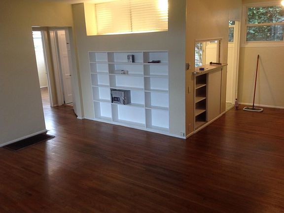 2nd image of 1575 Rosecrans St