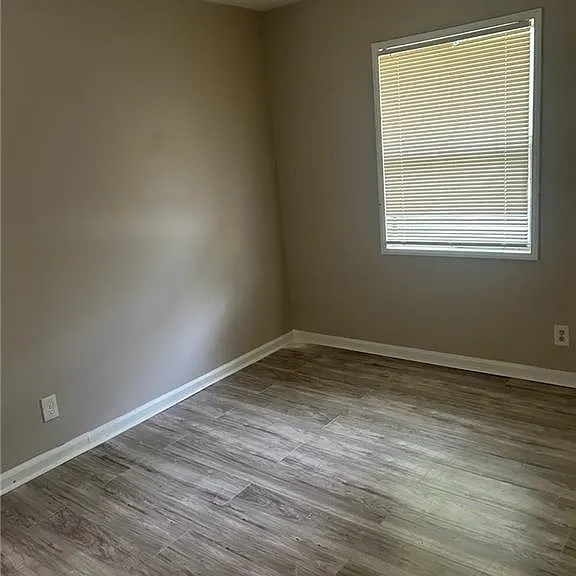 2418 Adger Rd — Photo 4
