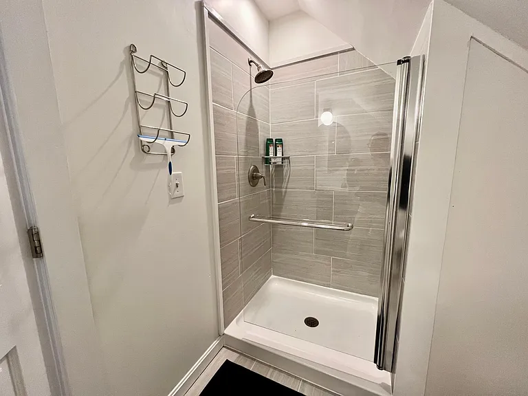 553 Shore Rd #3 — Photo 24