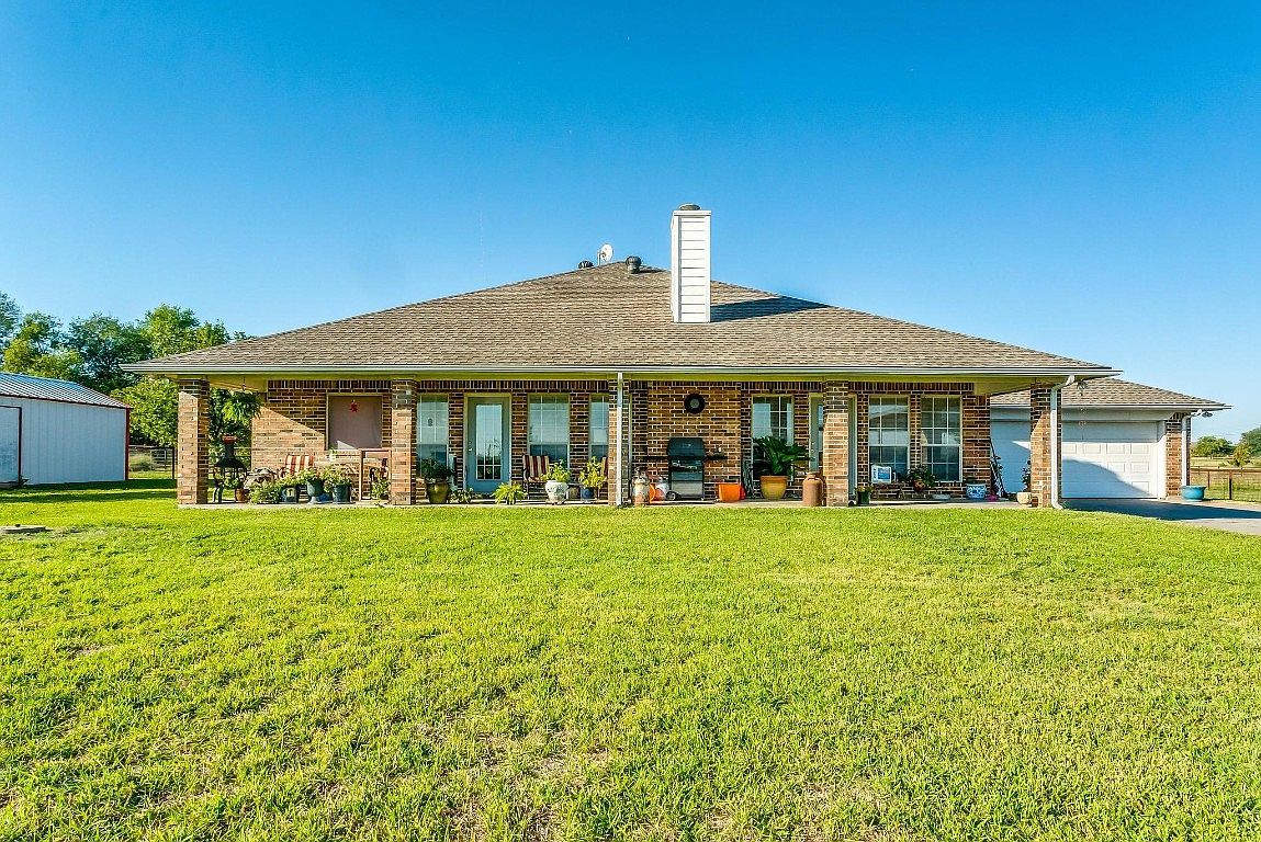 2624 SW Hulen St, Burleson, TX 76028 MLS 20395281 Zillow