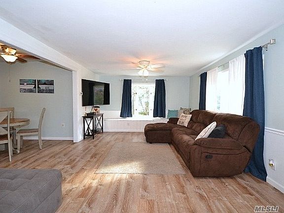 5th image of 145 S Evergreen Dr