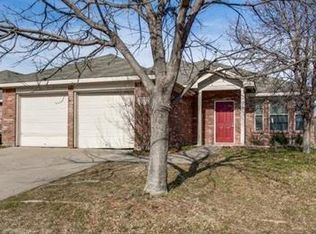 2832 Park Place Dr, Grand Prairie, TX 75052