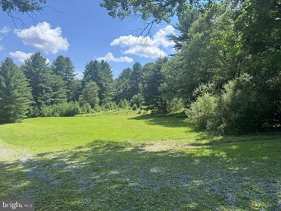 5th image of 532 Phyllis Paradis Rd