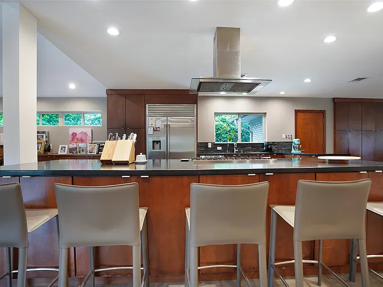 5643 Terwilliger Way — Photo 12