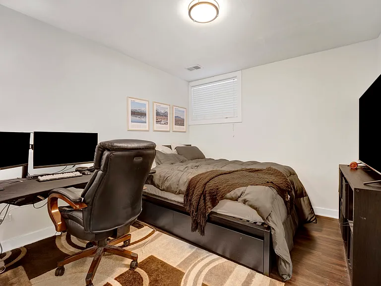 1149 W Cornelia Ave #1 — Photo 11