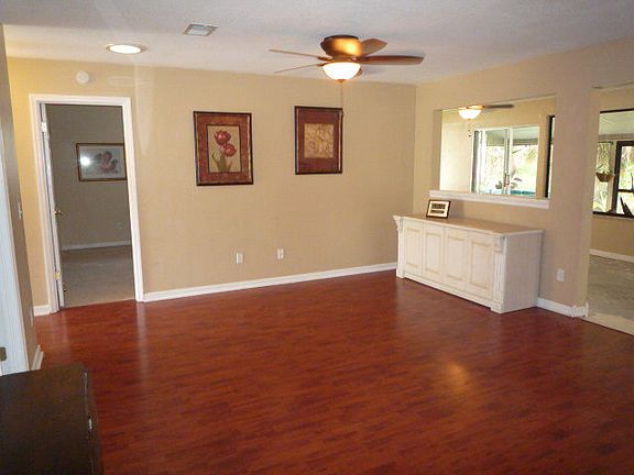 5th image of 76 Belleaire Dr