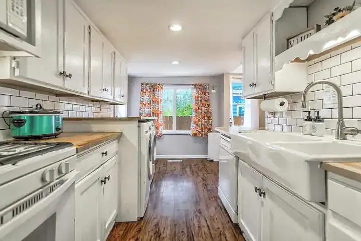 815 E Cache La Poudre St #A — Photo 48
