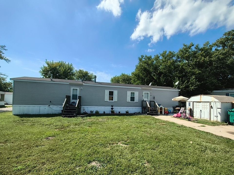 1st image of 127 Pickwick Dr