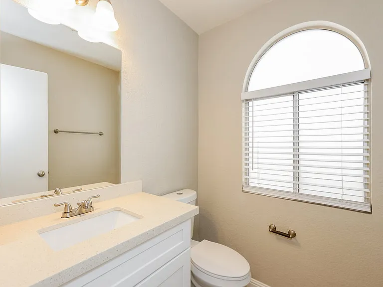 1403 Harmony Hill Dr — Photo 16