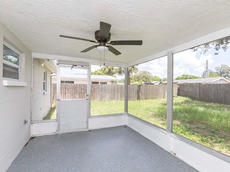 9026 Rainbow Ln — Photo 19