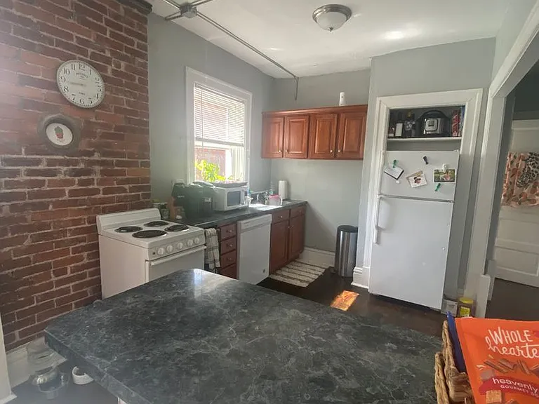 225 S Millvale Ave — Photo 18