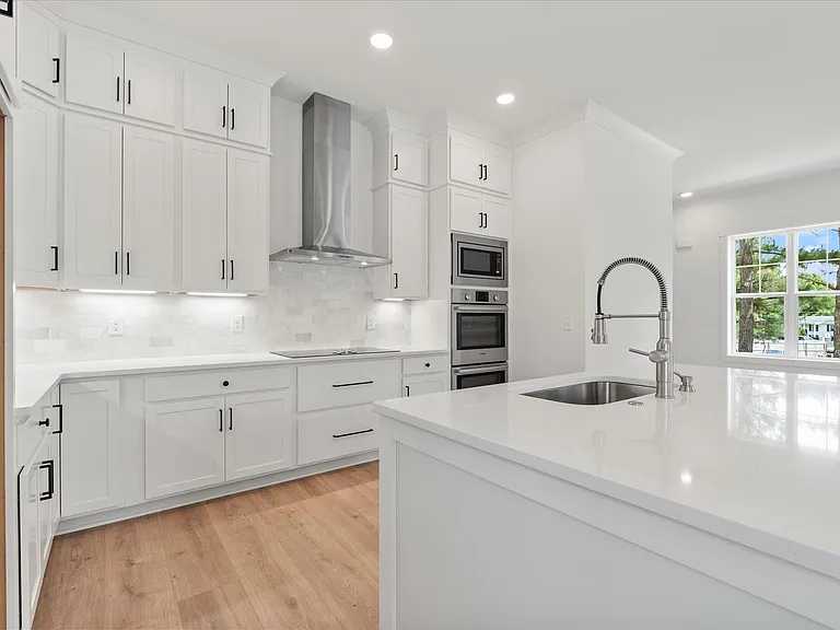 317 Old Shackle Island Rd — Photo 15